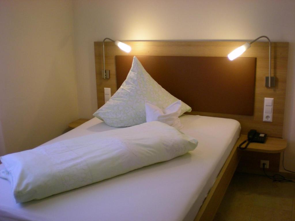 Hotel Goldener Loewe Günzburg Quarto foto
